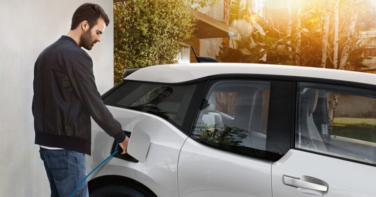 La evolución de las Electrolineras: De sus Inicios a la actualidad